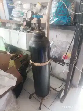 Tabung oksigen + dorongan