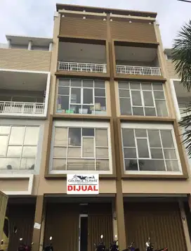 Ruko Palm Crown (Ukuran 4x17 m)
