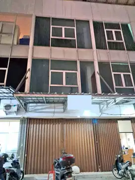 Sewa Ruko 4 Lantai Kebon Jeruk Raya – Lokasi Strategis, 220 m² SHM