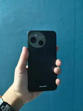 Sharp Aquos Sense 9 like new
