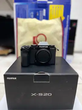 Kamera Fujifilm X-S20 Fullset LIKE NEW (Tanpa Lensa)