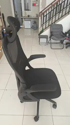 Kursi gaming high hitam