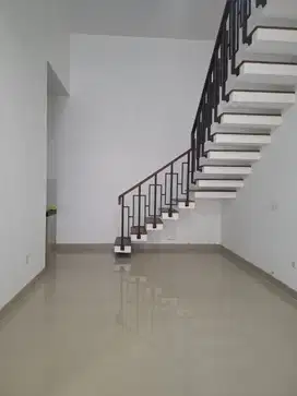 Rumah di aryana karawaci 2 lantai
