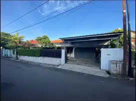 Rumah Asri dan terawat di Komplek Rempoa, Ciputat