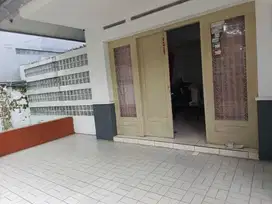 Disewakan Rumah Nyaman Siap Huni Minimalis Lokasi di Sayap Pajajaran
