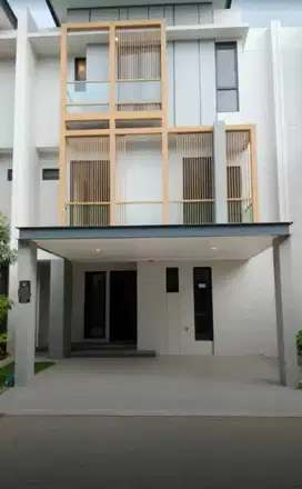 DIJUAL CEPAT! RUMAH LUAS 3 LANTAI SIAP HUNI DI KAWASAN STRATEGIS BSD