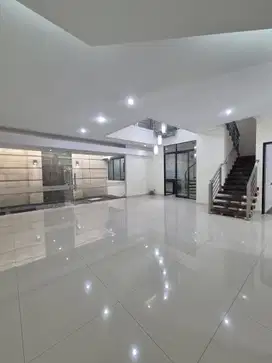 For Sale Rumah Mewah siap Huni Berlokasi Di Singgasana Pradana Bandung