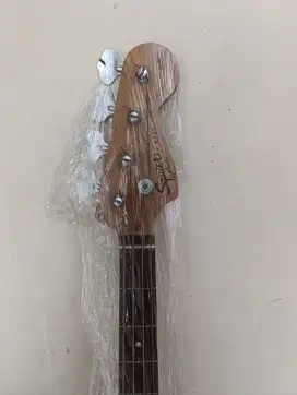 guitar bass merk squir dan ampli