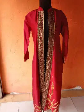 Gaun / Outer Wanita Mewah Bahan Kain Sutra Asli warna red Raflesia .