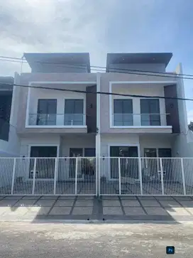 DIJUAL RUMAH BARU GRESS BARUK SELANGKAH DARI MERR