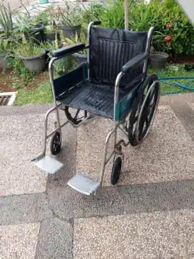 Kursi roda manual kondisi pakai cuma sekali
