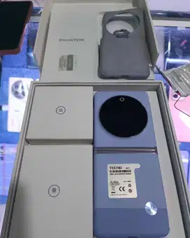 Tecno phantom v flip 8/256