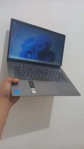 Laptop lenovo core i3 gen11 8/512ssd