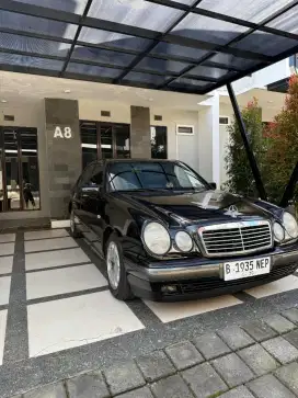 Dijual Mercy Classic E230 MT Mulus