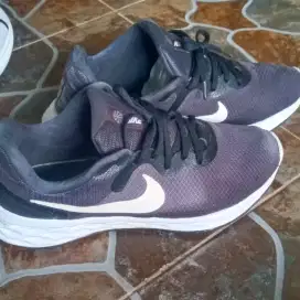 Sepatu second original size 43