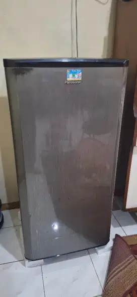 kulkas lemari es satu pintu merk panasonic tipe A 172 S