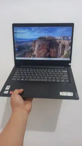 Laptop lenovo ram8gb ssd512gb