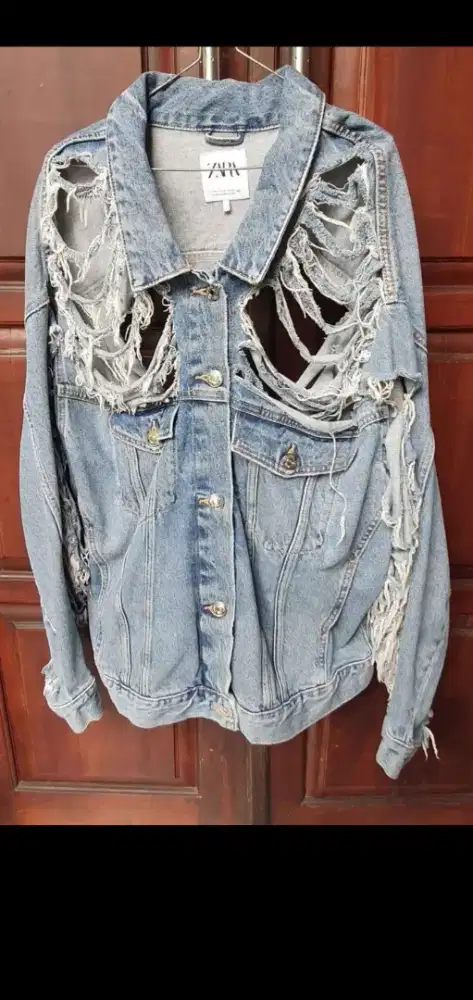Dijual jaket jeans Zara size medium