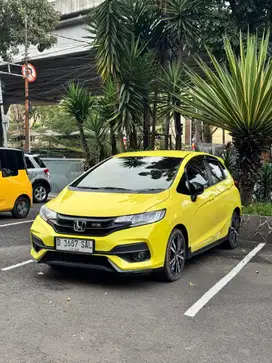 Honda Jazz Rs CVT 2018 low km antik kuning terawat mulus matic