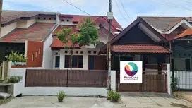 Rumah 2 lantai kamar banyak