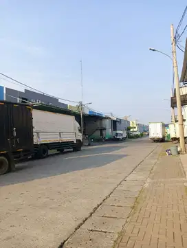 Gudang bersih di kawasan pergudangan Cakung