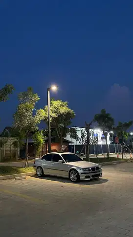 BMW E46 325i 2003 130JT NEGO