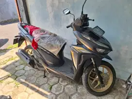 Vario cbs iss biru SE 2022