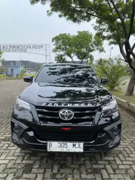 FORTUNER VRZ TRD SPORTIVO DIESEL AT TH 2017 HITAM GRASS ORI LOW KM