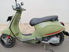 Jual vespa sprint S taun 2024 km 1000