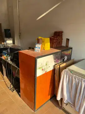 Meja Etalase cocok untuk Usaha