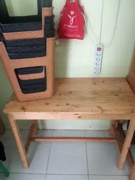 Meja kayu / dagang