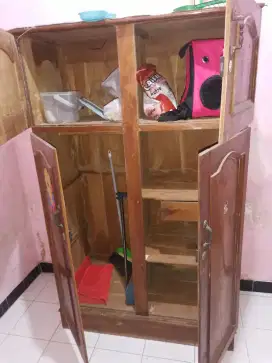 Lemari bekas bonus 2 bantal