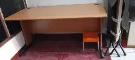 Meja kantor kondisi 85%