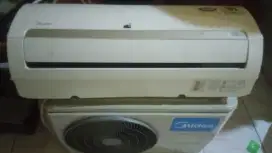Midea 1/2pk sama pasang