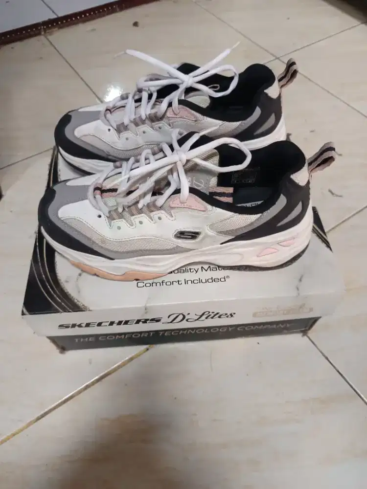 Dijual sepatu skechers