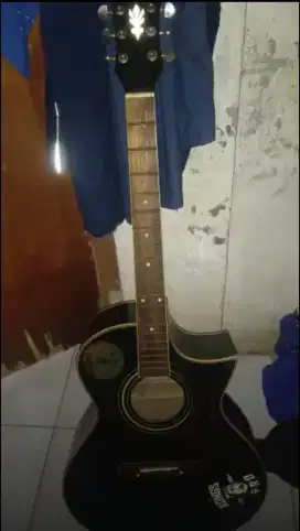 Gitar akustik ibanez
