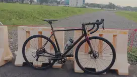 Sepeda roadbike Polygon S5 Dish, pedal sepatu cleat