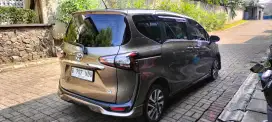 Toyota Sienta Q