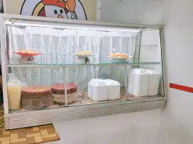 Etalase warteg atau rumah makan