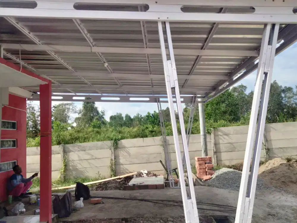 Menerima pemasangan rangka baja ringan