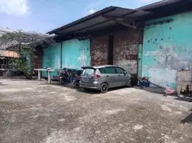 GUDANG HITUNG TANAH DI TANJUNGSARI SURABAYA, KONTAINER 40FT AMAN