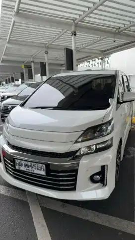 Toyota Vellfire z 2.4 AT, putih
