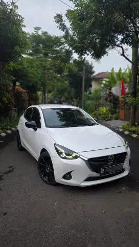 Mazda 2 R Hatchback 2015 Cash