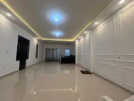 Di jual rumah dengan halaman luas