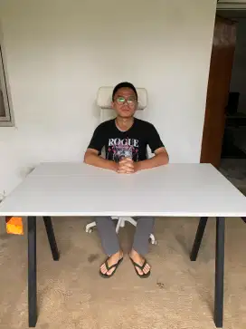 Meja Kerja IKEA