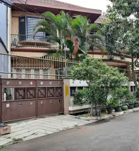 Rumah Mewah Modern Siap Huni di Villa Melati Mas BSD