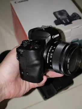 Canon M50 lens kit with box