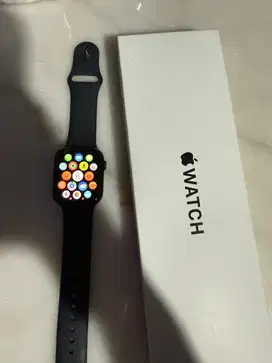 Dijual cepat iwatch SE 2 / 44mm