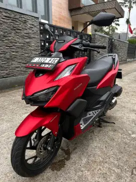VARIO 160 CBS 2023 MULUSSS MERAH KM 4 rb JANGAN TANYA MINUS