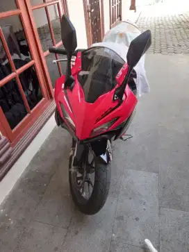 Honda cbr 125 warna merah